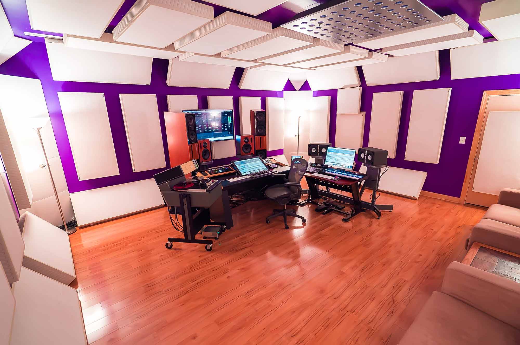 Cphonic Online Mastering picture from back left of room